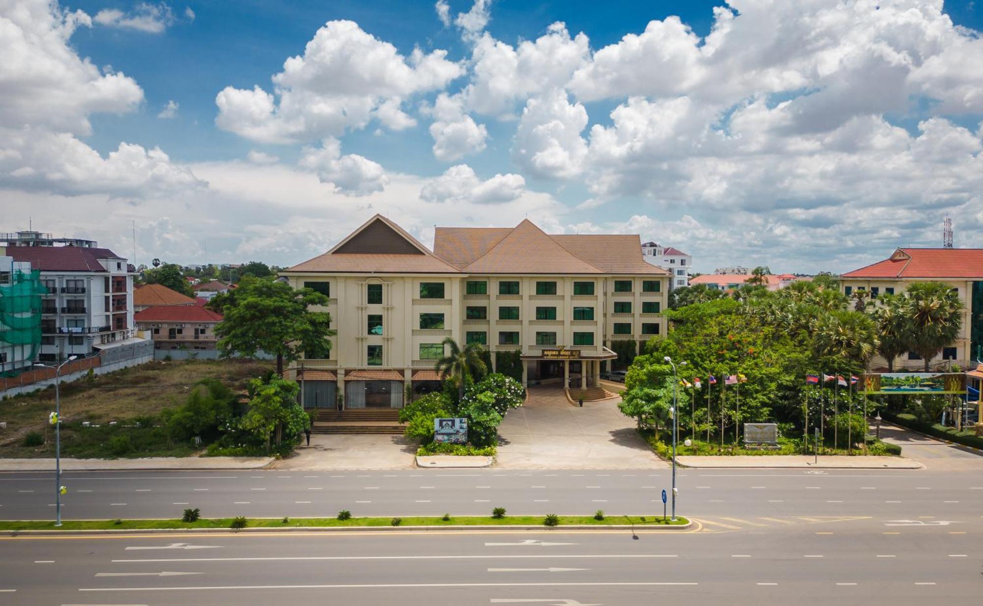 Kingdom Angkor Hotel Ciudad de Siem Riep Exterior foto